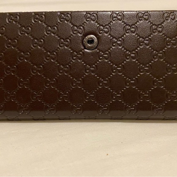 Gucci Sunglasses- classic. Serious buyers only! - Picture 8 of 12